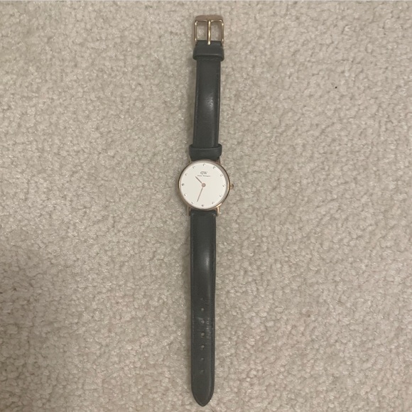 Daniel Wellington Classy Sheffield White Diamond Dial Black Leather 0901DW - Picture 4 of 11
